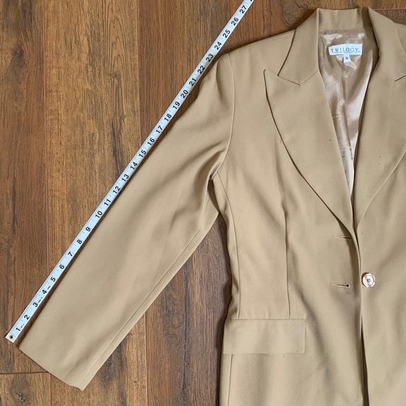 Trilogy | Tan Blazer size 8 - Picture 7 of 8